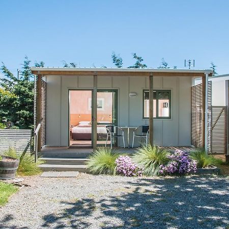 Martinborough Top 10 Holiday Park Exterior foto