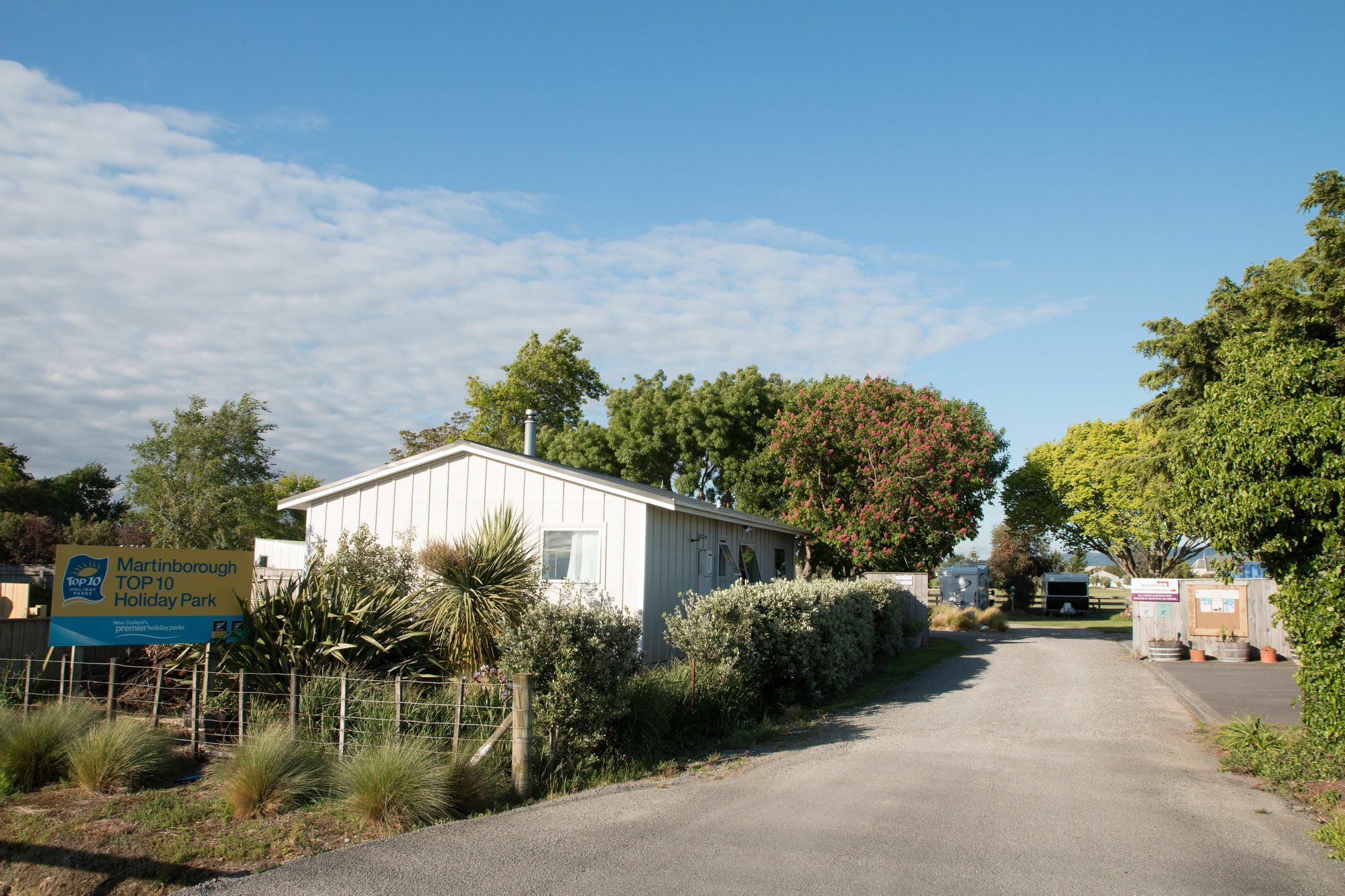 Martinborough Top 10 Holiday Park Exterior foto