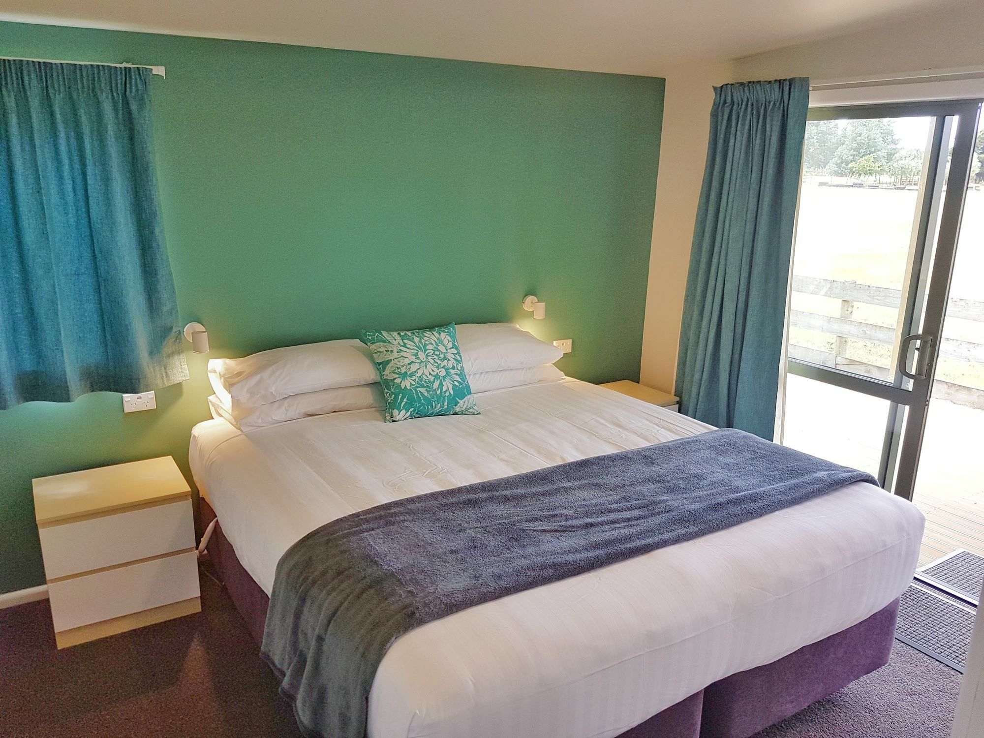 Martinborough Top 10 Holiday Park Exterior foto