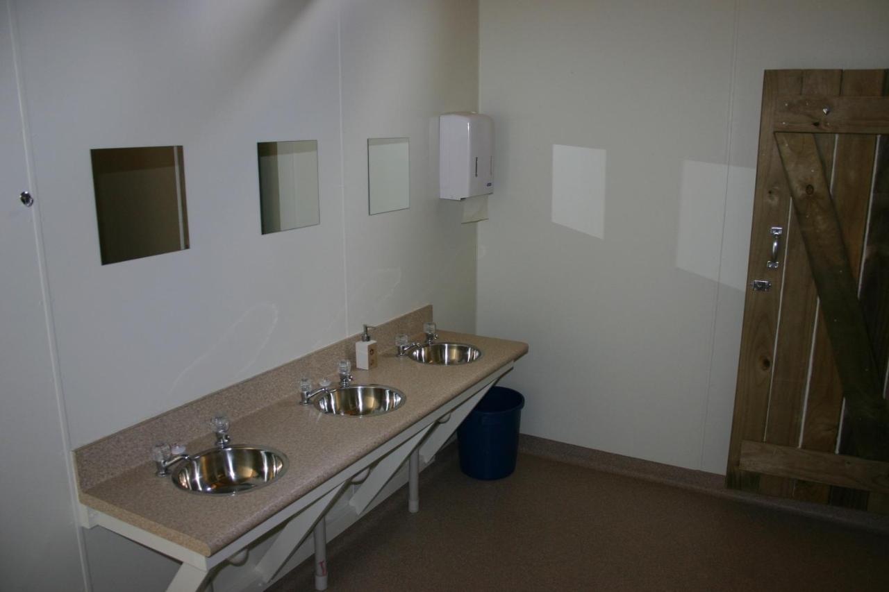 Martinborough Top 10 Holiday Park Exterior foto